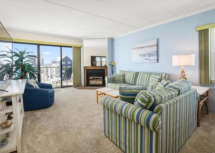 Atlantic Breeze 3 Bedroom Ocean Front With Outdoor Pool! Holiday home *