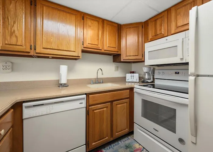 Atlantic Breeze 3 Bedroom Ocean Front With Outdoor Pool! Holiday home Ocean City