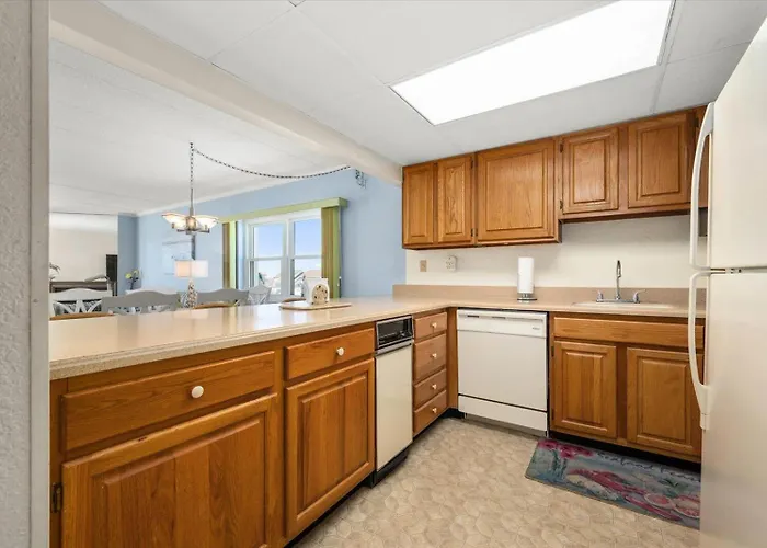 Atlantic Breeze 3 Bedroom Ocean Front With Outdoor Pool! Ocean City