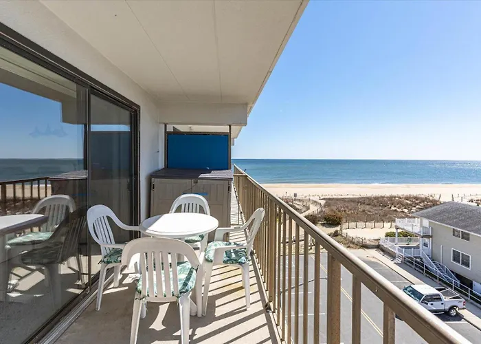Atlantic Breeze 3 Bedroom Ocean Front With Outdoor Pool! Holiday home Ocean City