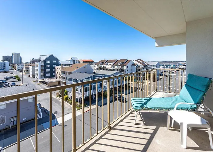 Atlantic Breeze 3 Bedroom Ocean Front With Outdoor Pool! * Ocean City