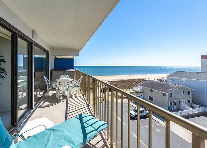 Atlantic Breeze 3 Bedroom Ocean Front With Outdoor Pool! Holiday home *