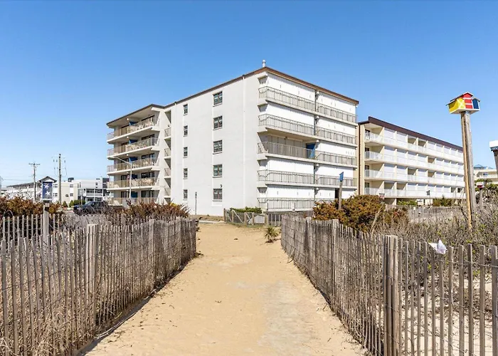 Atlantic Breeze 3 Bedroom Ocean Front With Outdoor Pool!