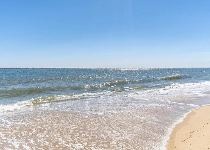 Atlantic Breeze 3 Bedroom Ocean Front With Outdoor Pool! Holiday home *